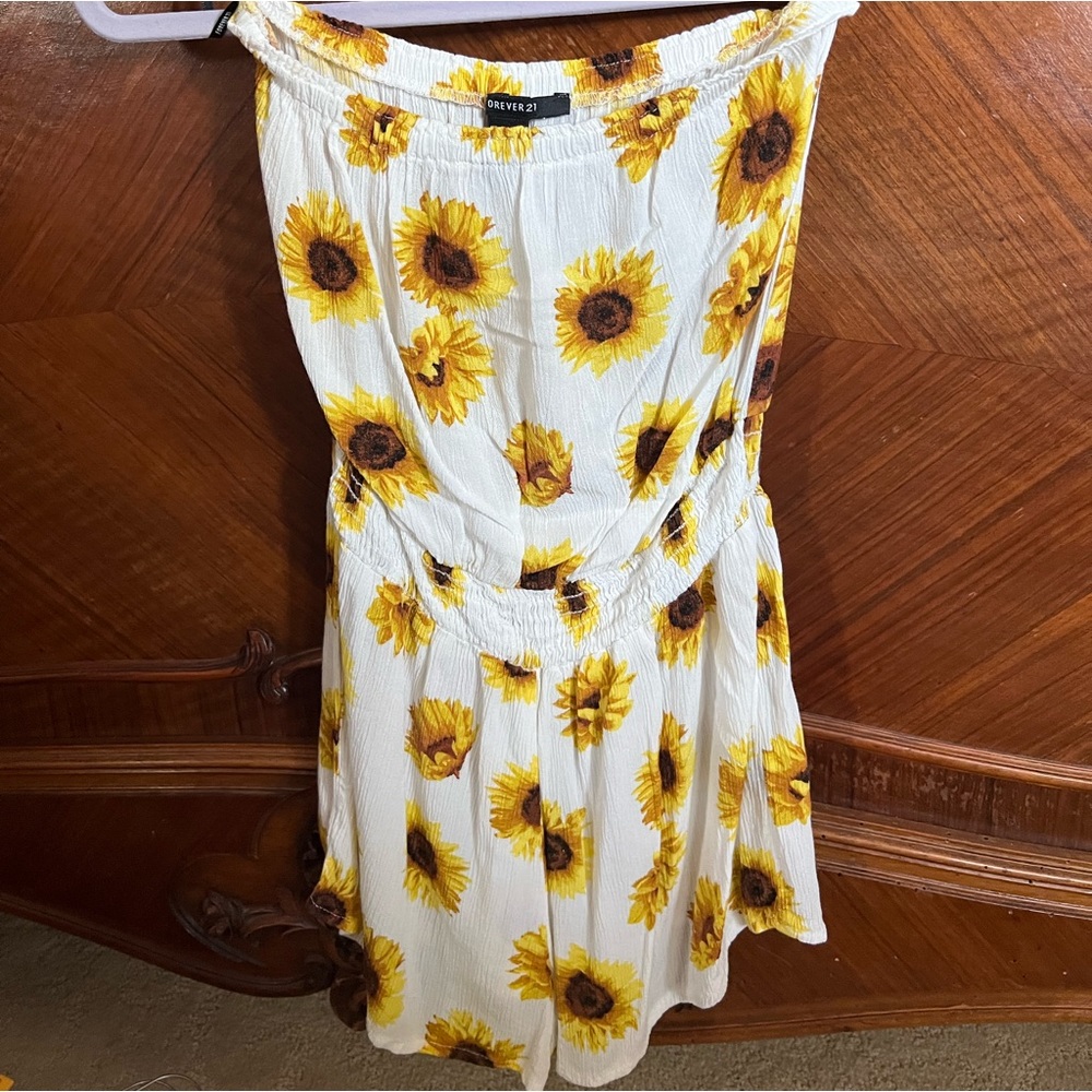 Forever 21 Small Sleeveless Women’s Romper